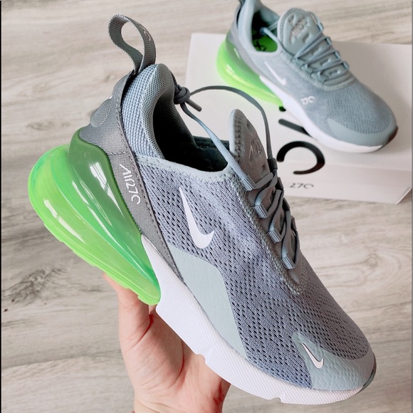 Nike Shoes - Nike air max 270